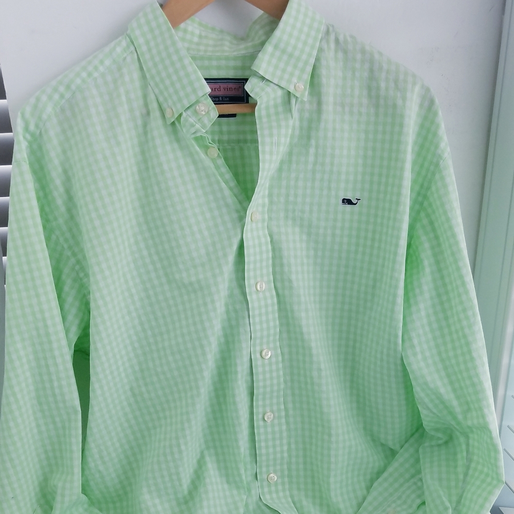 Vineyard Vines men's button down shirt L